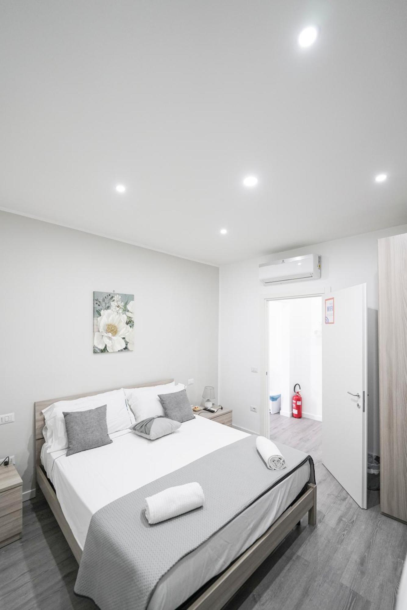 Capodichino Apartment 127 - 20 Napoli Bagian luar foto